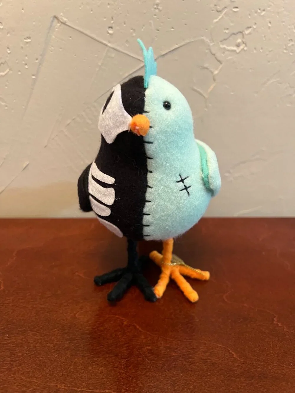 Target Hyde & EEK! Boutique 2017 Skelly Halloween Skeleton Decorative Bird 2025